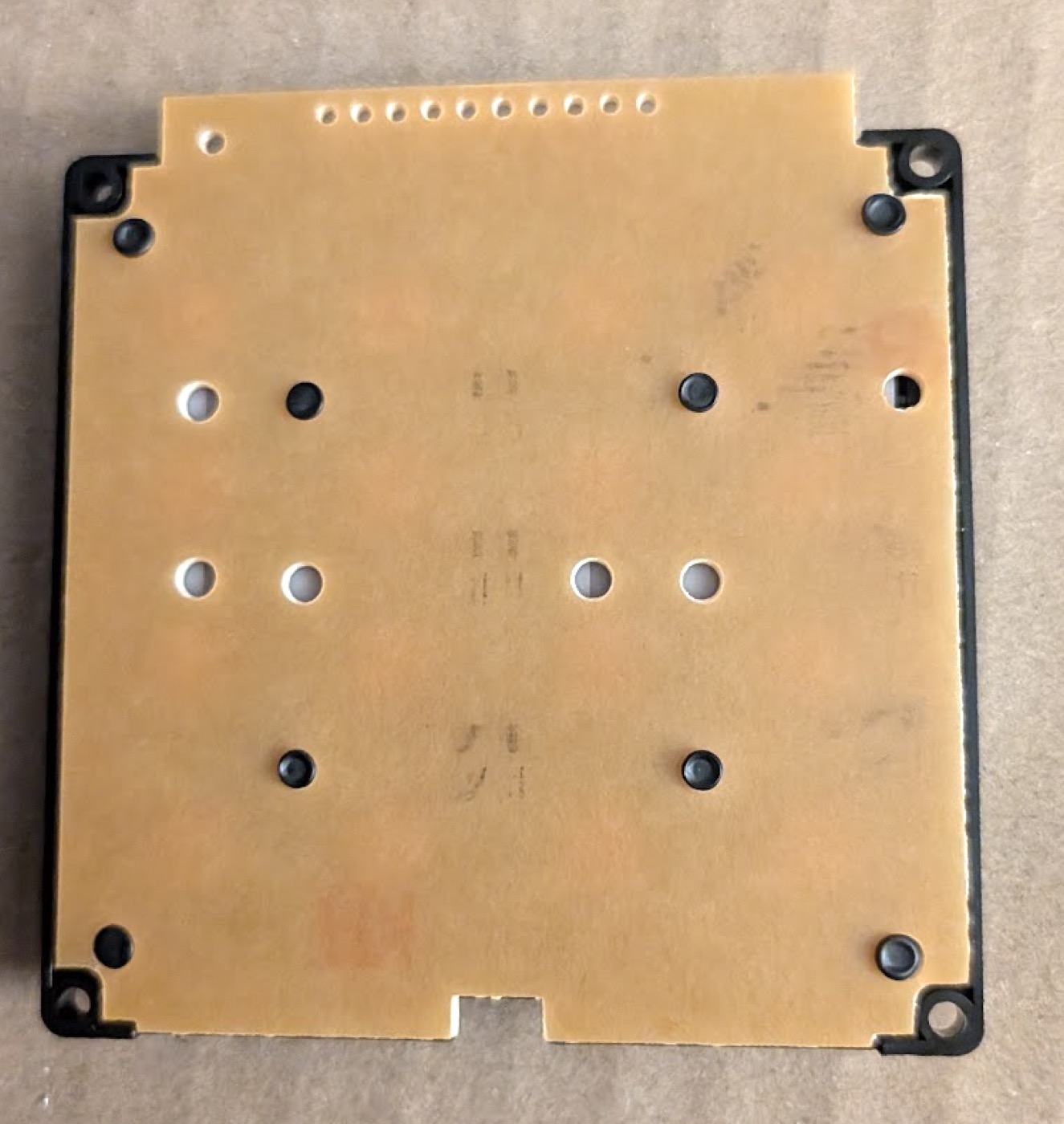The back of the keypad: bare board, no pads